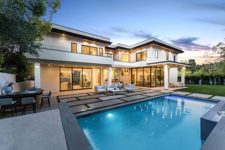 5,900,000 Magnificent Luxury Home in Encino with Impeccable Design