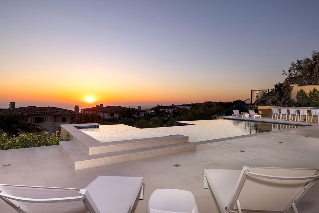A-Newly-Constructed-Villa-in-Newport-Beach-with-Panoramic-Views-hits-Market-for-39950000-32