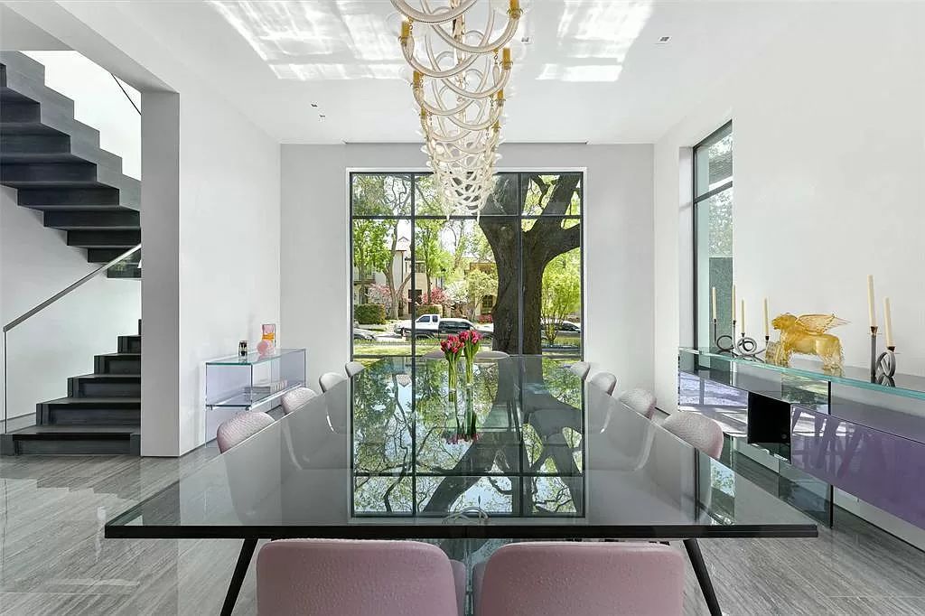 A-Sophisticated-Modern-Home-in-Dallas-on-Market-with-Asking-Price-12900000-26