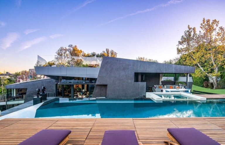 An Exquisitely Built Architectural Home in Los Angeles listed for $15,900,000