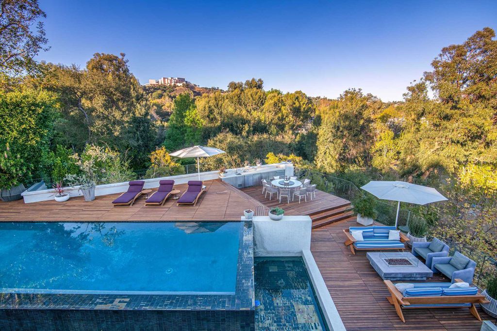 An-Exquisitely-Built-Architectural-Home-in-Los-Angeles-listed-for-15900000-9