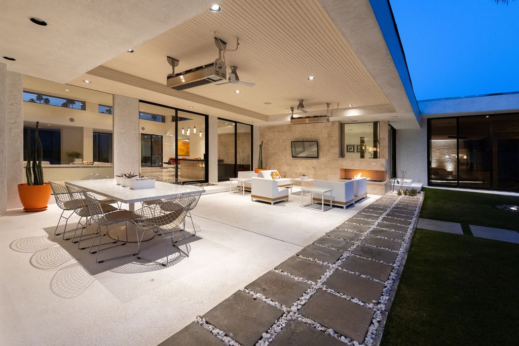 An-Incredible-Palm-Springs-Hills-Modern-Home-listed-for-6900000-44