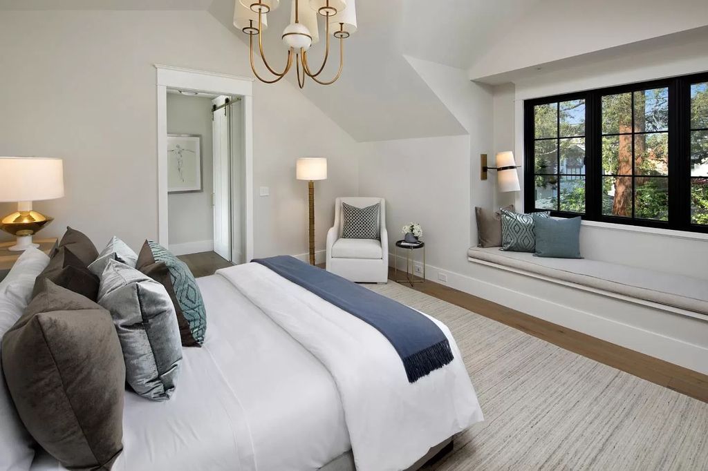 Architecturally-Stunning-New-Construction-Home-in-Palo-Alto-hits-Market-for-20000000-15