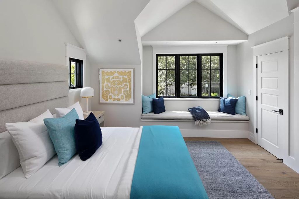 Architecturally-Stunning-New-Construction-Home-in-Palo-Alto-hits-Market-for-20000000-23