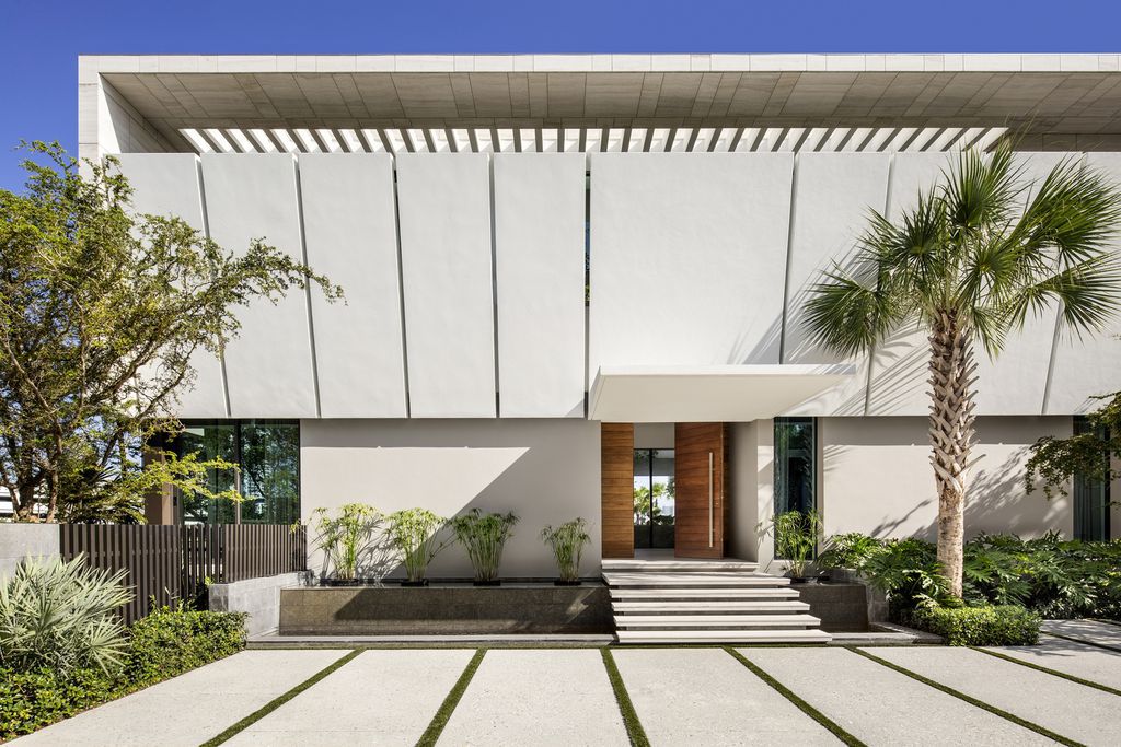 Context and Nature Inspire Terracina House in Miami, Florida by SAOTA (1)