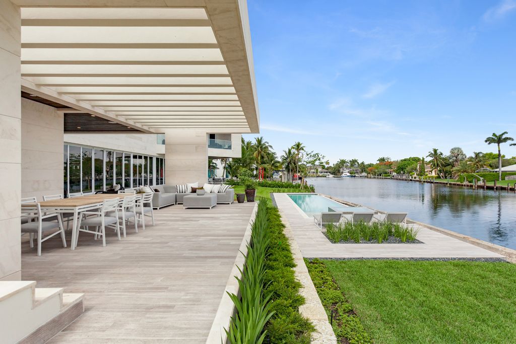 Coral-Gables-Iconic-House-with-waterfrontage-and-direct-ocean-access-10
