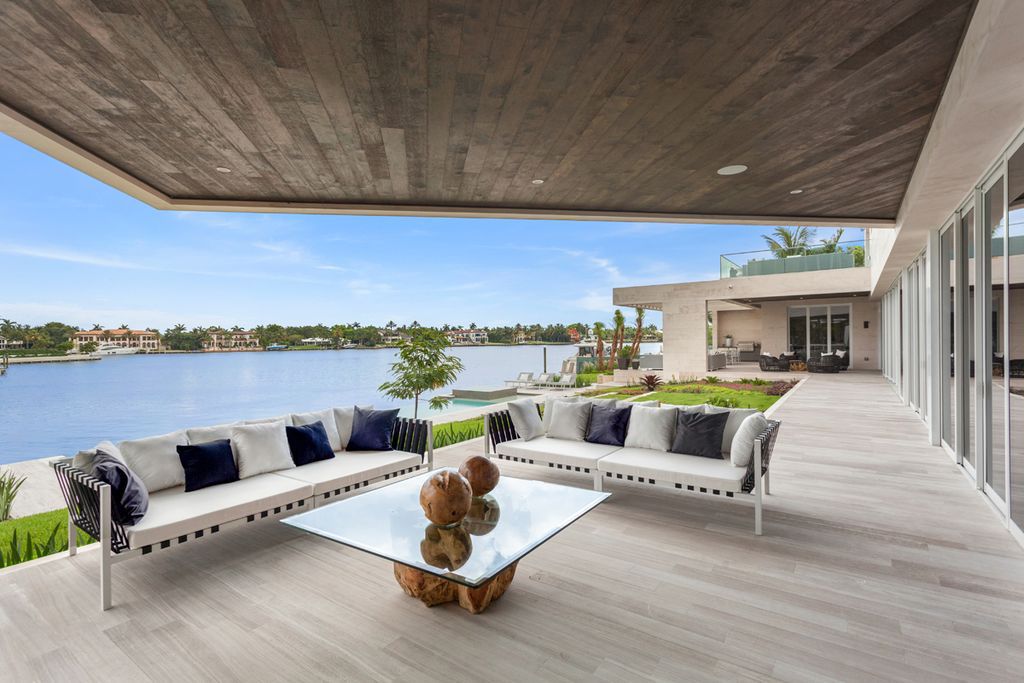 Coral-Gables-Iconic-House-with-waterfrontage-and-direct-ocean-access-12