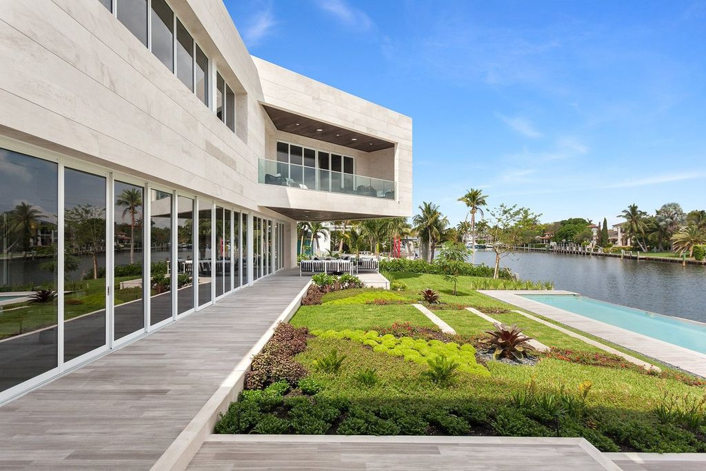 Coral Gables Iconic House with waterfrontage and direct ocean access