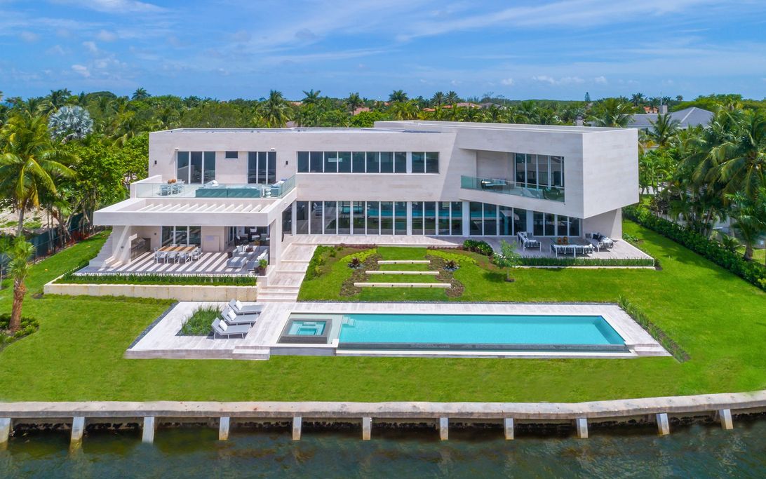 Coral-Gables-Iconic-House-with-waterfrontage-and-direct-ocean-access-6