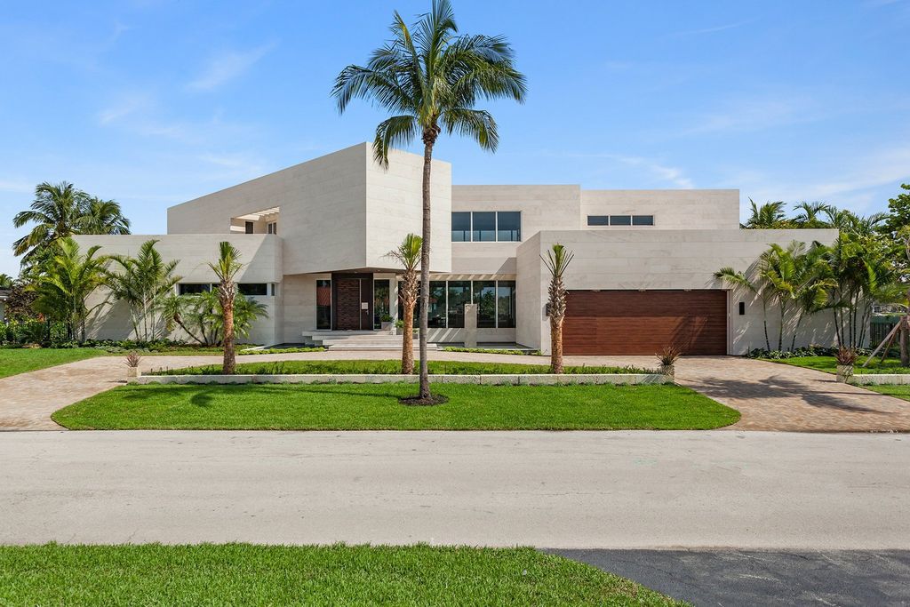 Coral Gables Iconic House with waterfrontage and direct ocean access