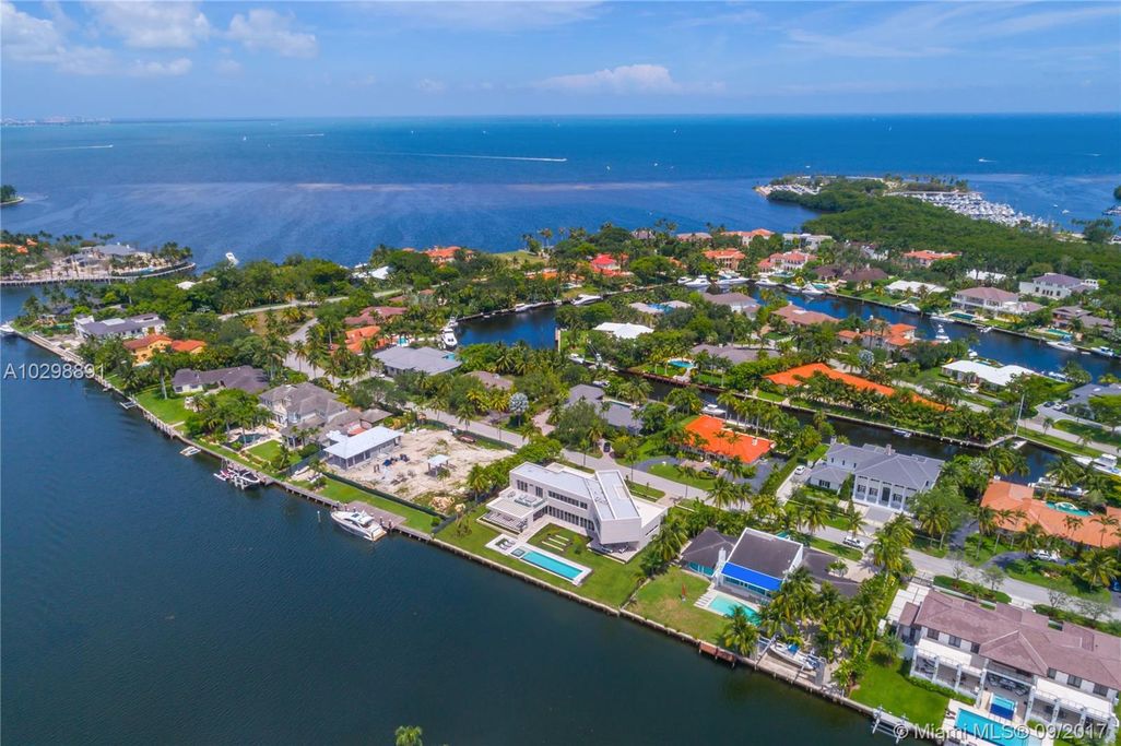 Coral-Gables-Iconic-House-with-waterfrontage-and-direct-ocean-access-9