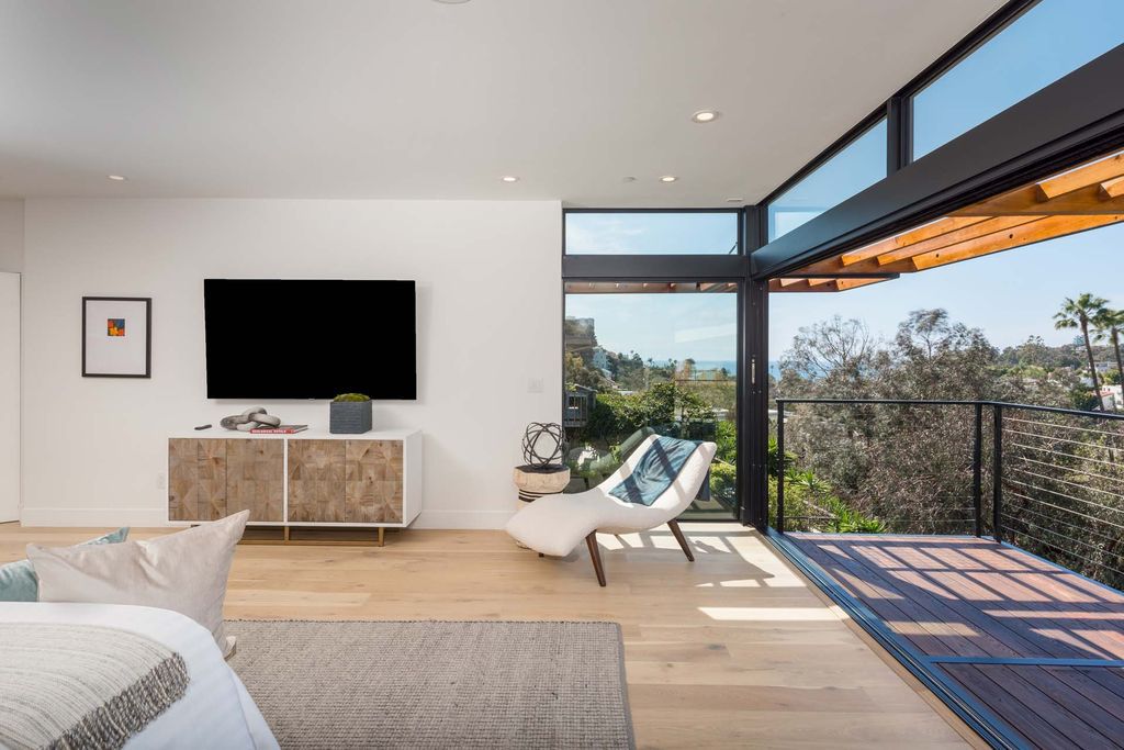 Dramatic Modernist home in California designed by talented Ray Kappe