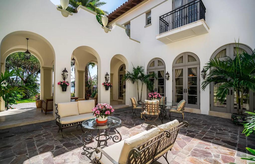 Exceptional-Mediterranean-Waterfront-Mansion-in-Gables-Estates-listed-for-48500000-25