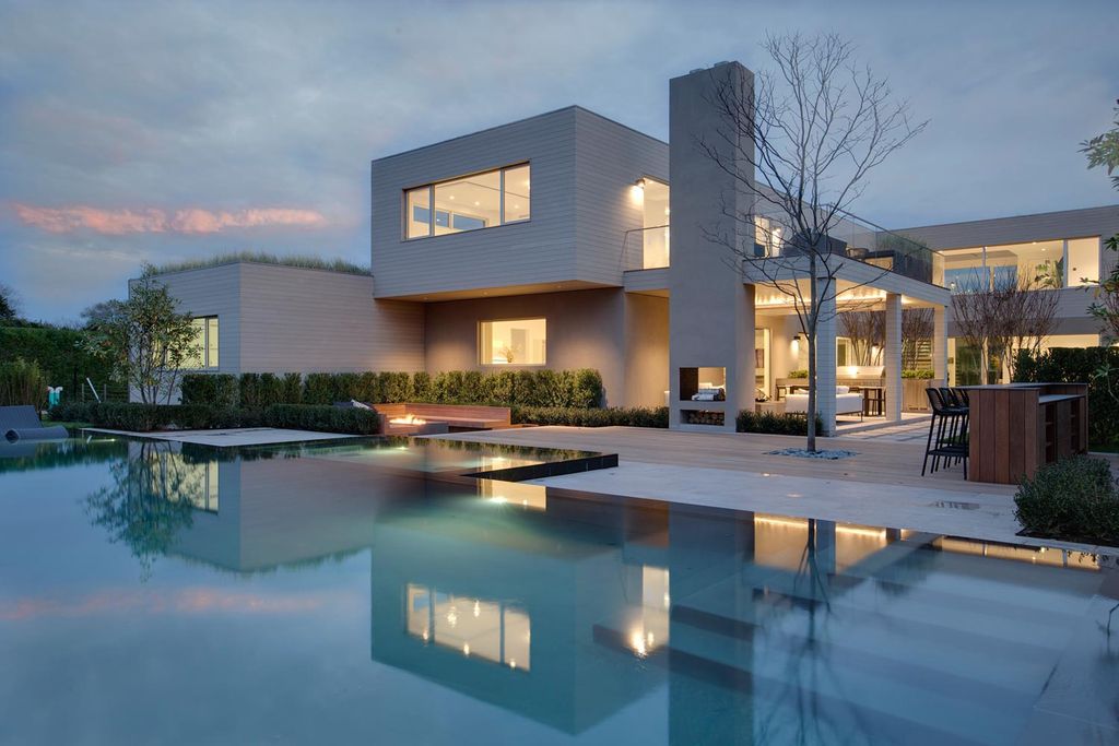 Exclusive-Unparalleled-Mansion-in-Las-Vegas-Built-by-Merlin-Custom-Home-Builders-11