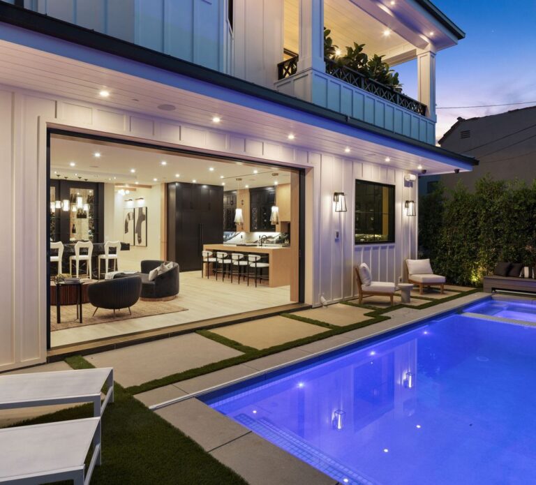 $4,175,000 Exquisite Brand new Construction Farmhouse in Los Angeles