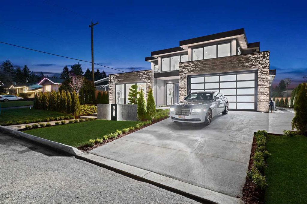 This Forest Hills Masterpiece Home in North Vancouver was constructed by Marble Construction in Modern style with peerless quality in materials and craftsmanship