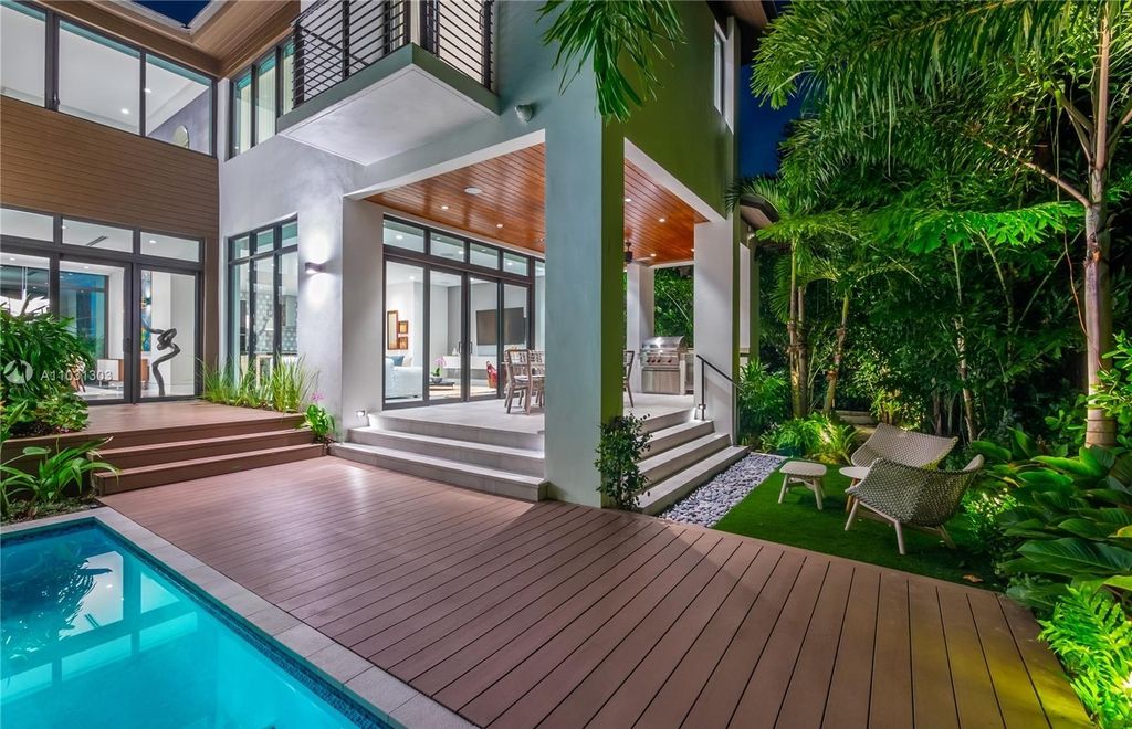 Inside-A-7990000-Contemporary-Home-in-Exclusive-Bal-Harbour-Community-2