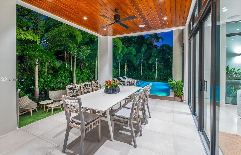 Inside-A-7990000-Contemporary-Home-in-Exclusive-Bal-Harbour-Community-4
