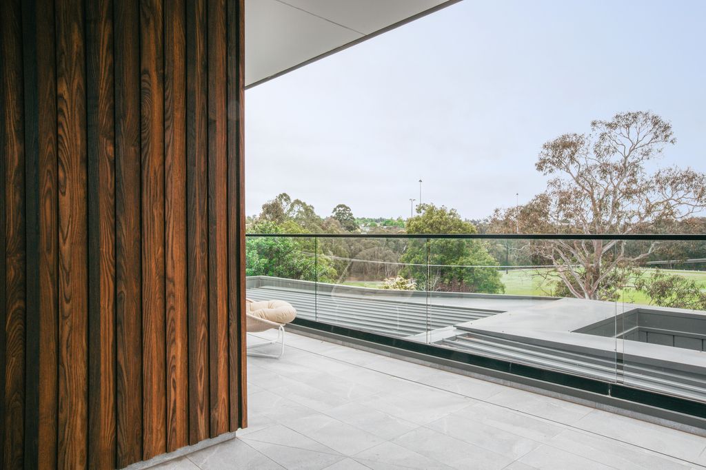 Kew-East-House-a-House-Embraces-Nature-Suburbia-By-Jost-Architects-1