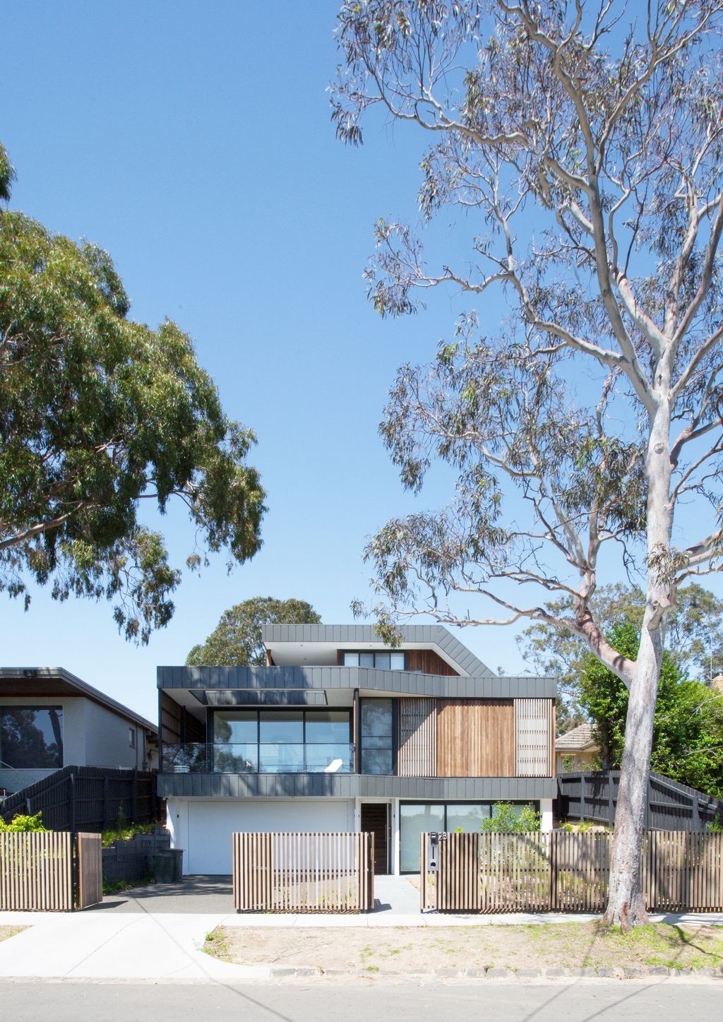 Kew East House, a House Embraces Nature & Suburbia By Jost Architects Kew East House, a House Embraces Nature & Suburbia By Jost Architects