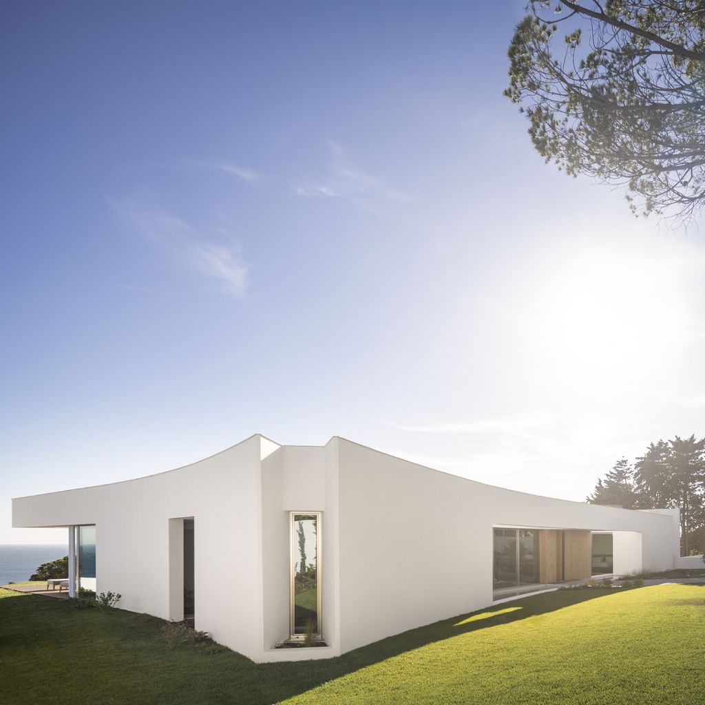 Luxurious LuxMare Houses On Poetic Landscape by Mário Martins Atelier