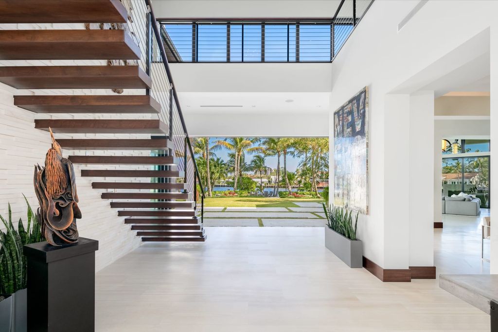 The Contemporary Mansion in Florida is a magnificent Balinese inspired point lot estate overlooking the Intracoastal now available for sale. This home located at 141 Bay Colony Dr, Fort Lauderdale, Florida; offering 6 bedrooms and 9 bathrooms with over 10,000 square feet of living spaces.