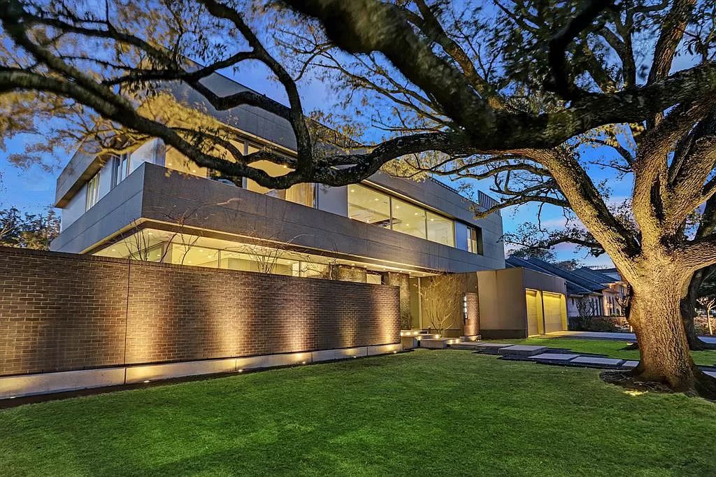 The masterful custom home in Houston offers modern contemporary detail and clean-line architecture mixed with the warmth of modern construction now available for sale. This home located at 4001 Ella Lee Ln, Houston, Texas; offering 4 bedrooms and 6 bathrooms with over 6,300 square feet of living spaces.