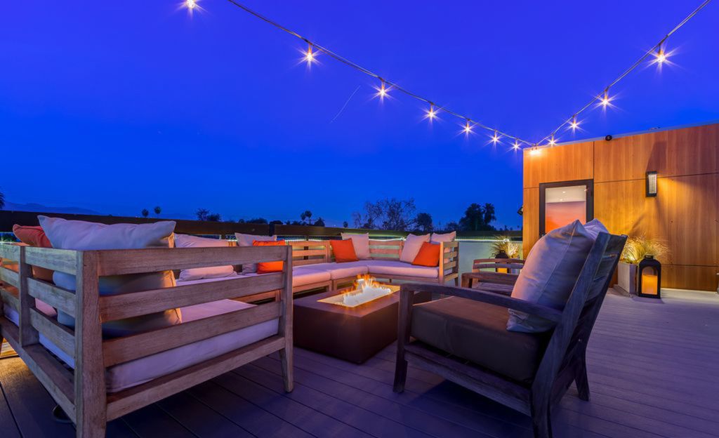 Miracle Mile striking house in California with 360 decree view rooftop deck 