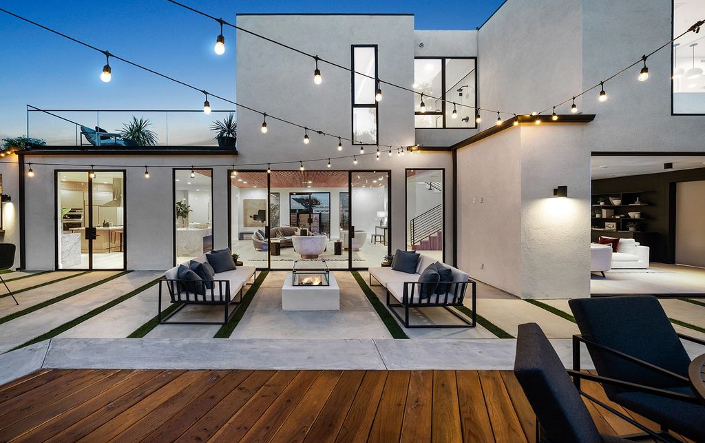 New-Construction-Home-in-the-Bel-Air-Skycrest-area-of-Brentwood-lists-for-4475000-4
