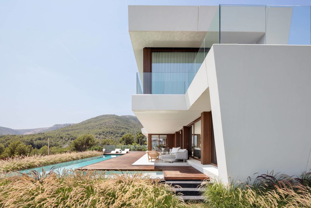 Panoramic House in Spain, unique home with the landscape as protagonist