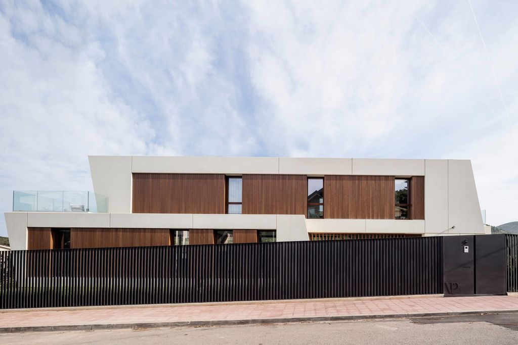 Panoramic-House-in-Spain-unique-home-with-the-landscape-as-protagonist-16