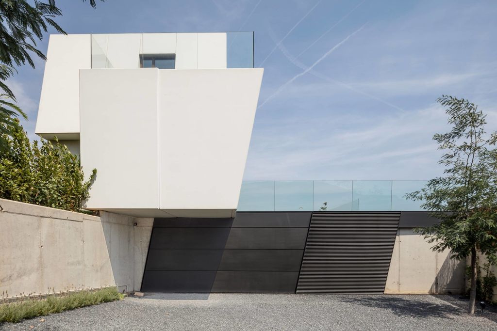 Panoramic-House-in-Spain-unique-home-with-the-landscape-as-protagonist-17