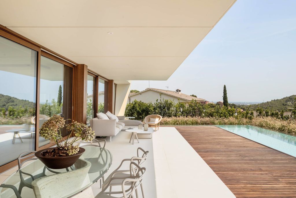 Panoramic-House-in-Spain-unique-home-with-the-landscape-as-protagonist-21