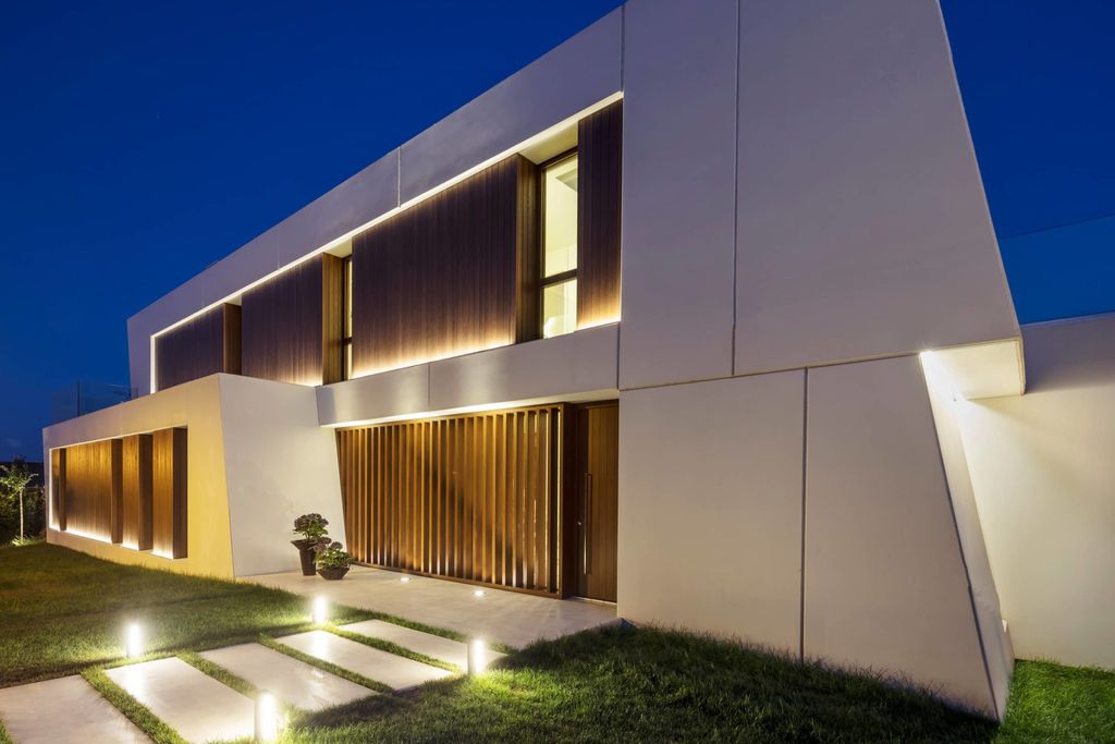 Panoramic House in Spain, unique home with the landscape as protagonist