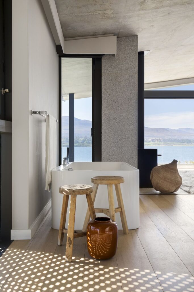 Benguela Cove House with Panoramic Views of The Landscape by SAOTA