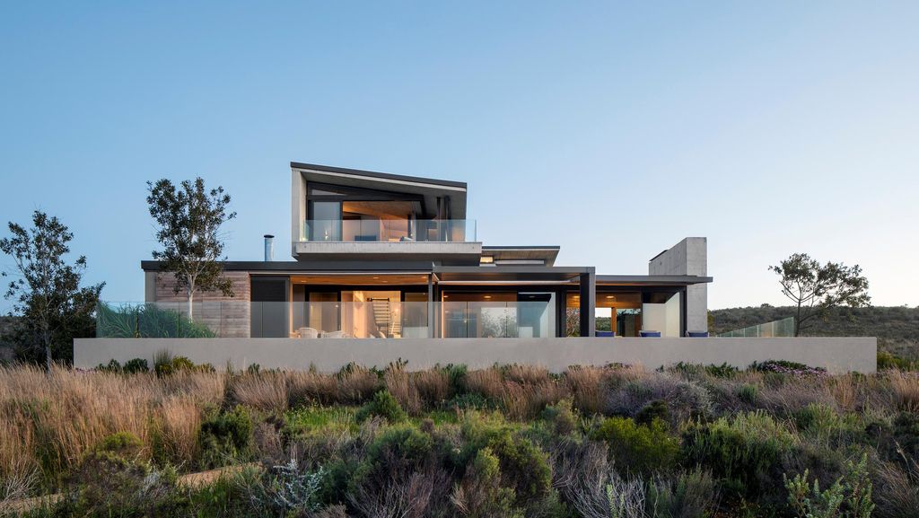 Panoramic Views of The Landscape with Benguela Cove House by SAOTA (4)