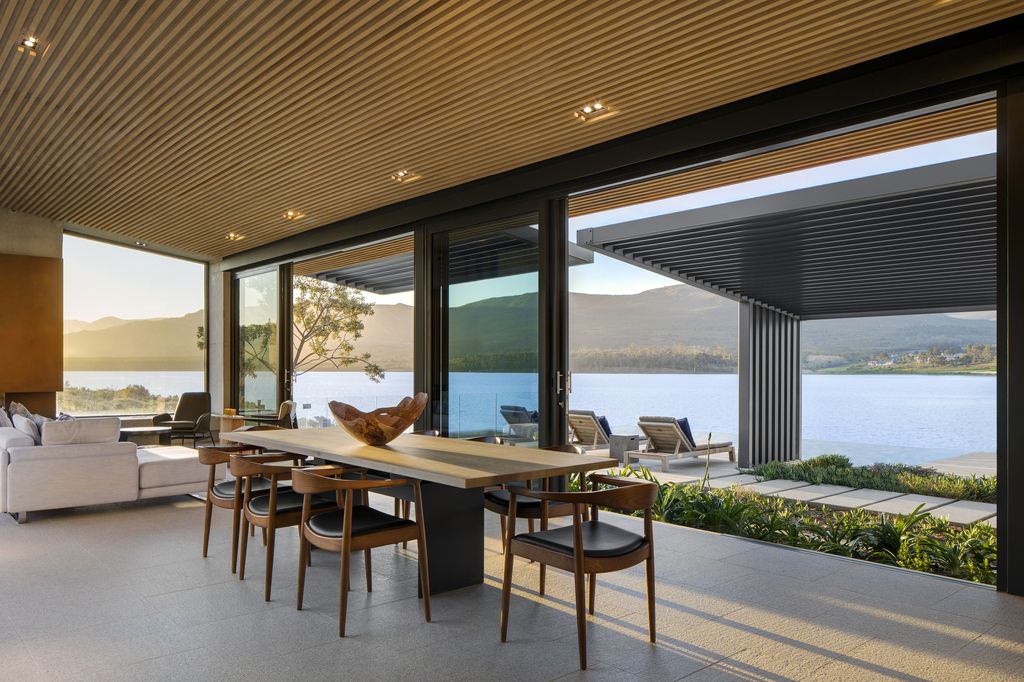 Benguela Cove House with Panoramic Views of The Landscape by SAOTA