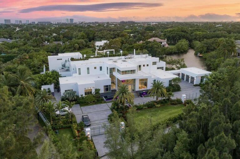 Perfectly Designed Florida Contemporary Mansion meets any Lifestyle