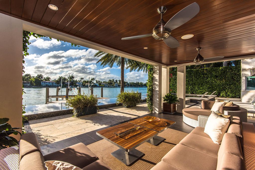 Renovated-Modern-Waterfront-Villa-in-Miami-Beach-Florida-21