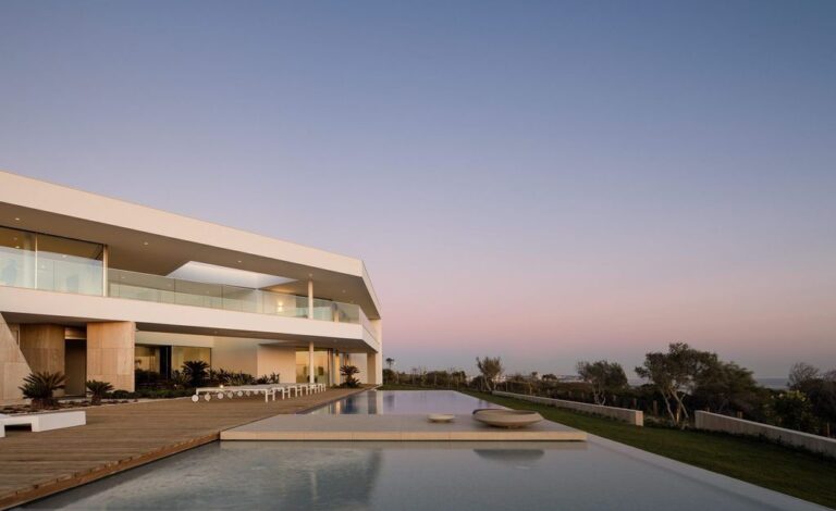 Stunning Modernist Design of Villa Pernoi in Lagos by Mário Martins Atelier