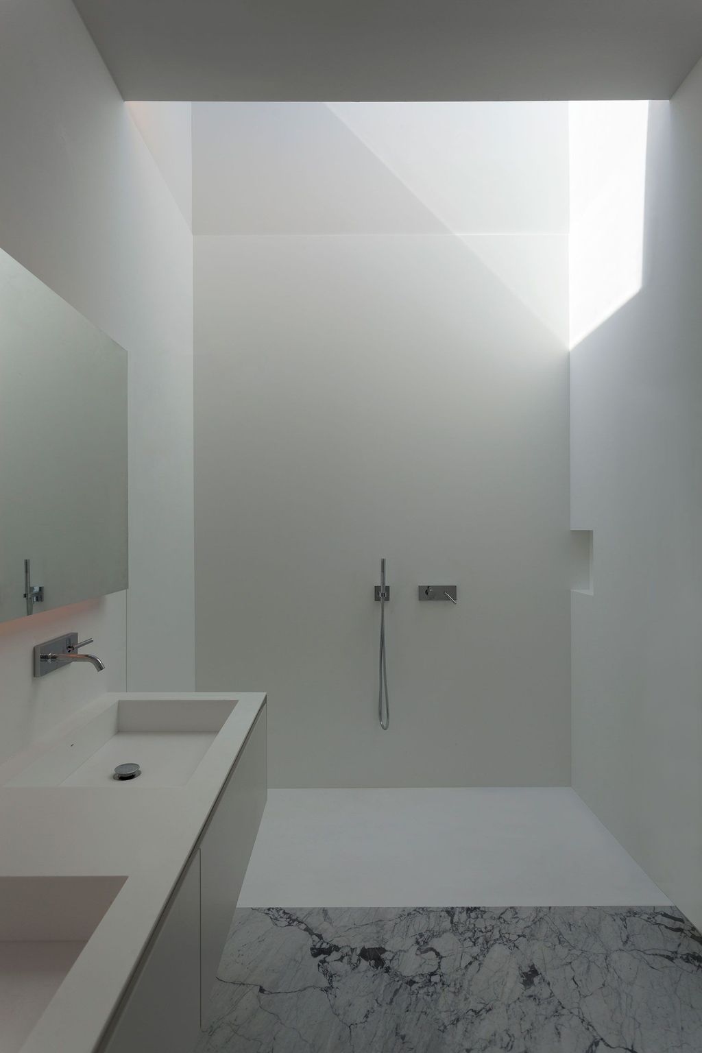 The Modern Two-storey Aluminum House by Fran Silvestre Arquitectos