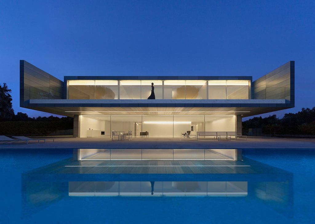 The Modern Two-storey Aluminum House by Fran Silvestre Arquitectos (21)