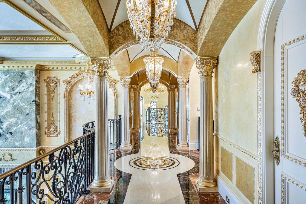 This-11500000-Spectacular-Florida-Mansion-in-Classic-Venetian-Style-is-a-true-Work-of-Art-24