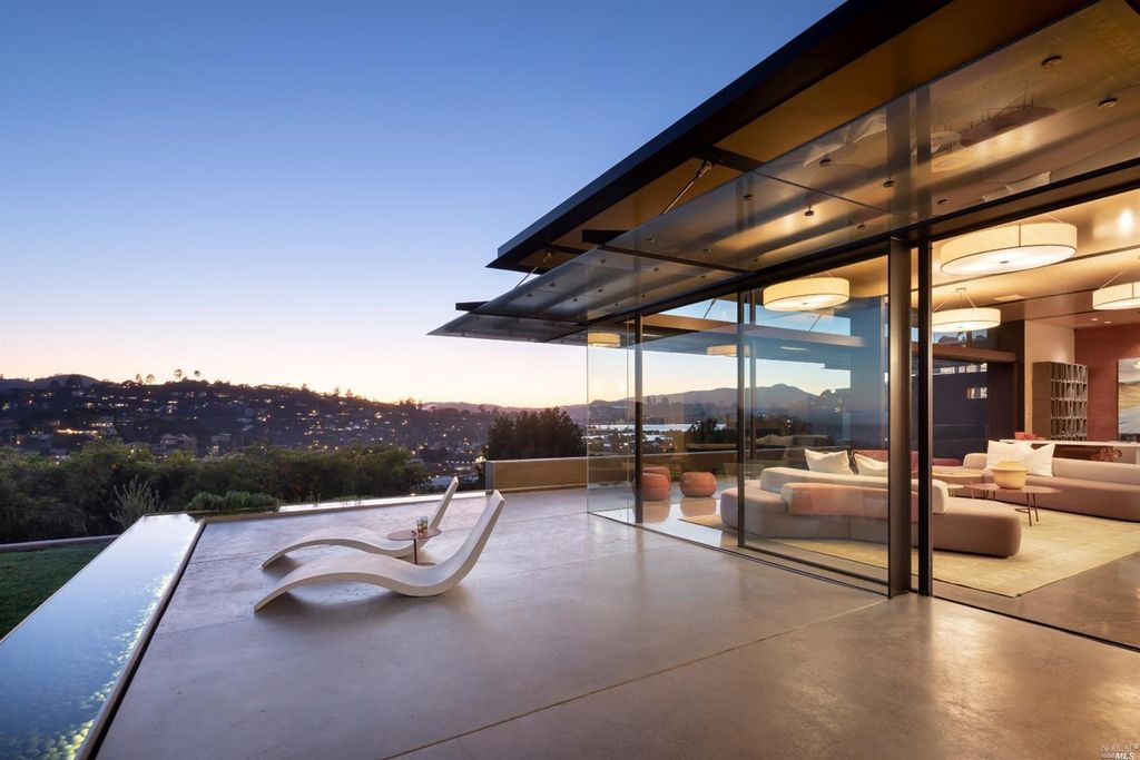 This-13700000-Masterfully-Designed-Home-in-Tiburon-offers-Panoramic-Views-of-Golden-Gate-Bridge-34