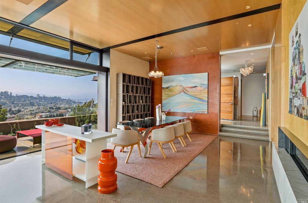 This-13700000-Masterfully-Designed-Home-in-Tiburon-offers-Panoramic-Views-of-Golden-Gate-Bridge-5