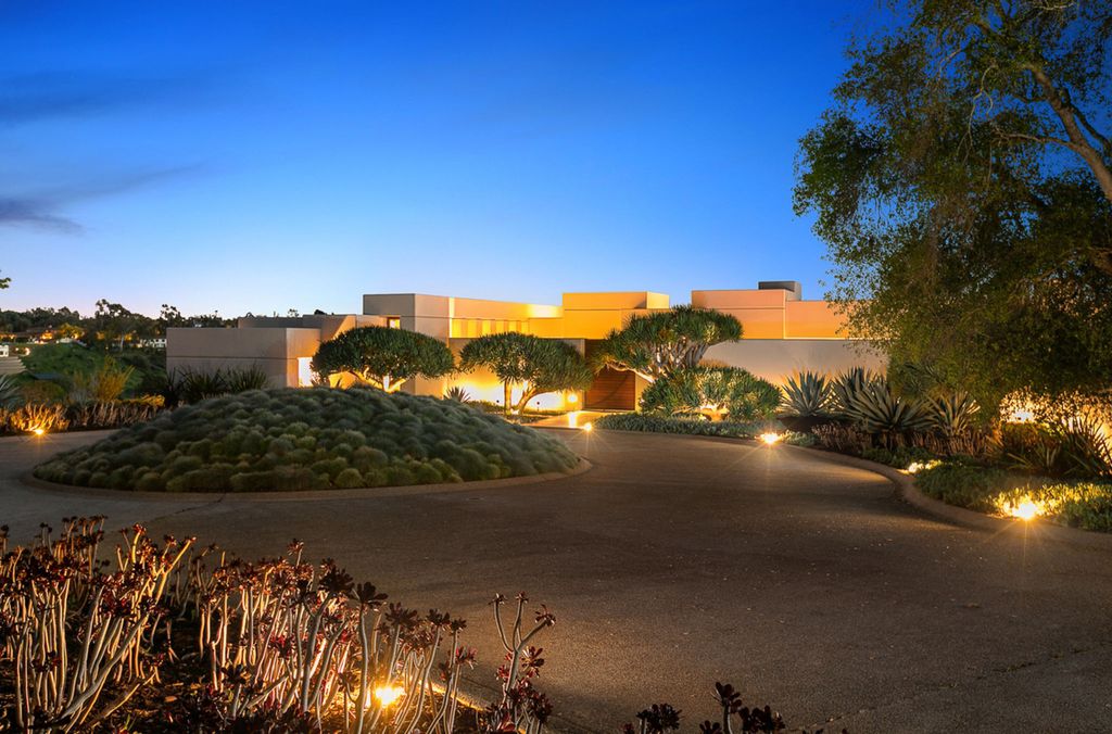 This-13950000-Rancho-Santa-Fe-Home-is-An-Amazing-Contemporary-Work-of-Art-18