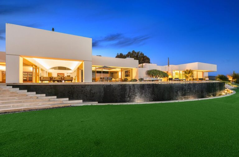 This $13,950,000 Rancho Santa Fe Home is An Amazing Contemporary Work of Art