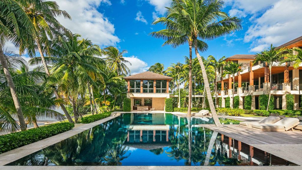 This-35000000-Florida-Mansion-offers-Endless-Ocean-and-Intracoastal-Views-2