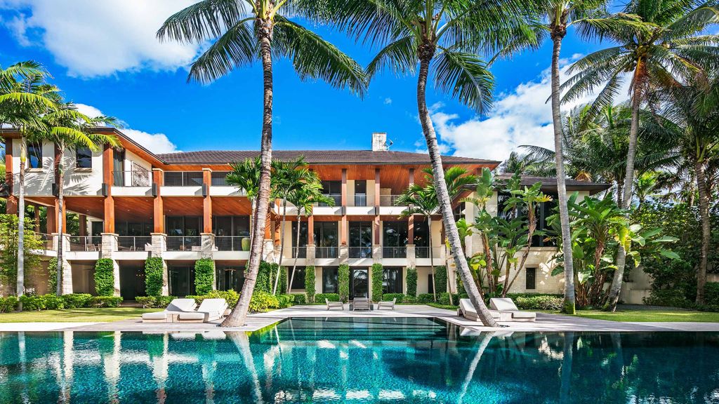 This-35000000-Florida-Mansion-offers-Endless-Ocean-and-Intracoastal-Views-3
