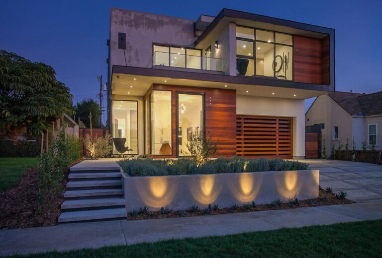 This $4,345,000 Sophisticated Los Angeles Home presents Luxury Living at Its Finest